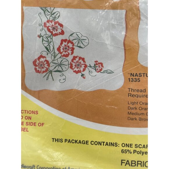 WonderArt 1335 Perma-Press Scarf To Embroider Kit - Picture 4 of 6